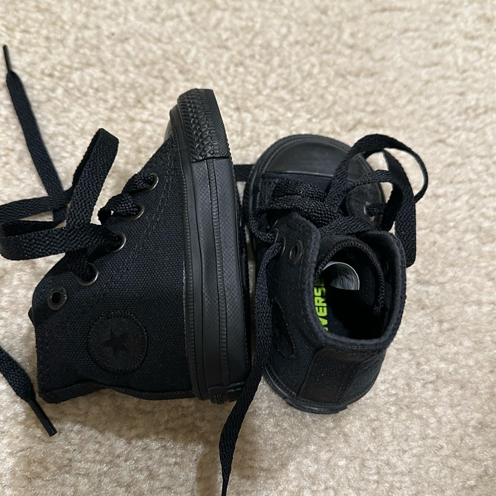 Converse infant size 2